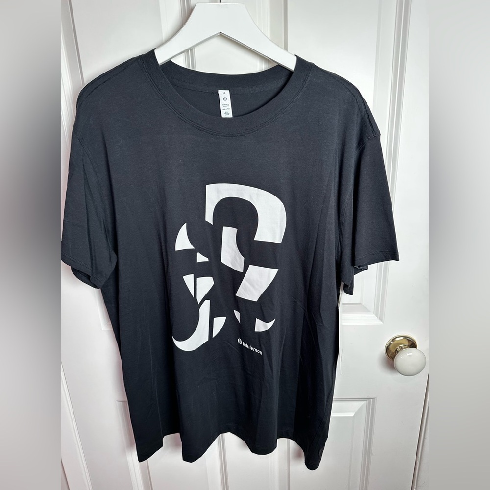lululemon athletica Black and White women’s Tee